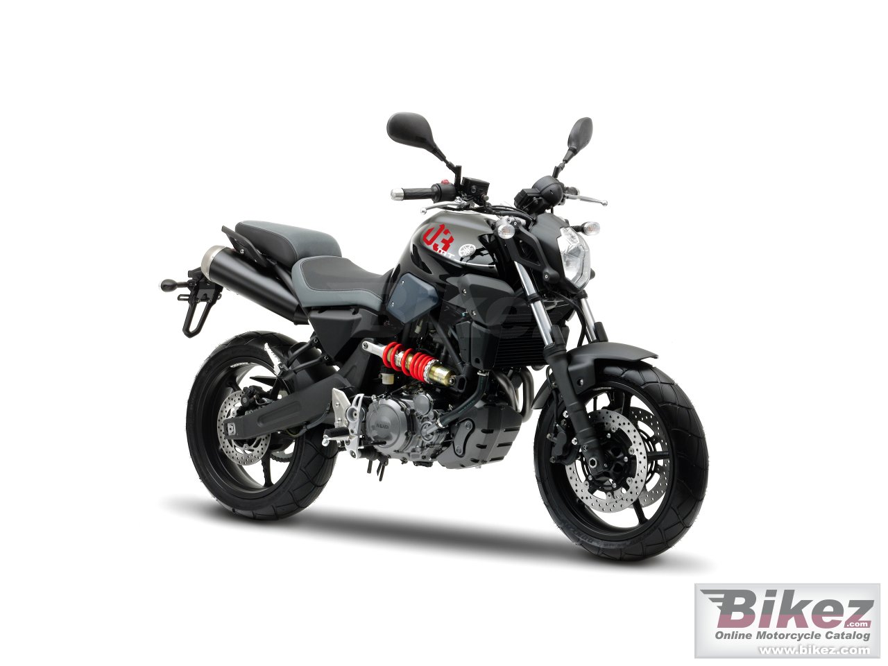 Big Yamaha mt-03 picture and wallpaper from Bikez.com